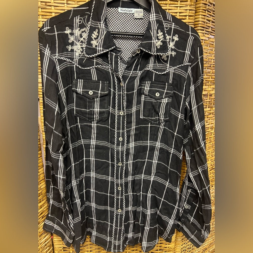 Nostalgia- Womens Black button up shirt - Size: Large‎